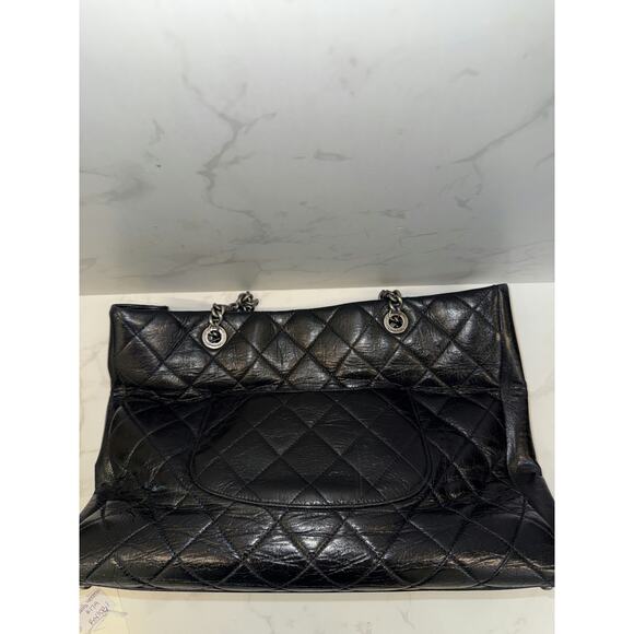 Chanel Glazed Calfskin Quilted Large Duo Color Tote in Black - Picture 2 of 8